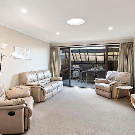 Taupo Escape - Rainbow Point Holiday Home Buitenkant foto