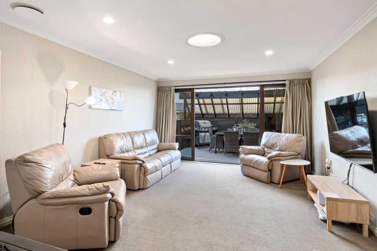 Taupo Escape - Rainbow Point Holiday Home Buitenkant foto