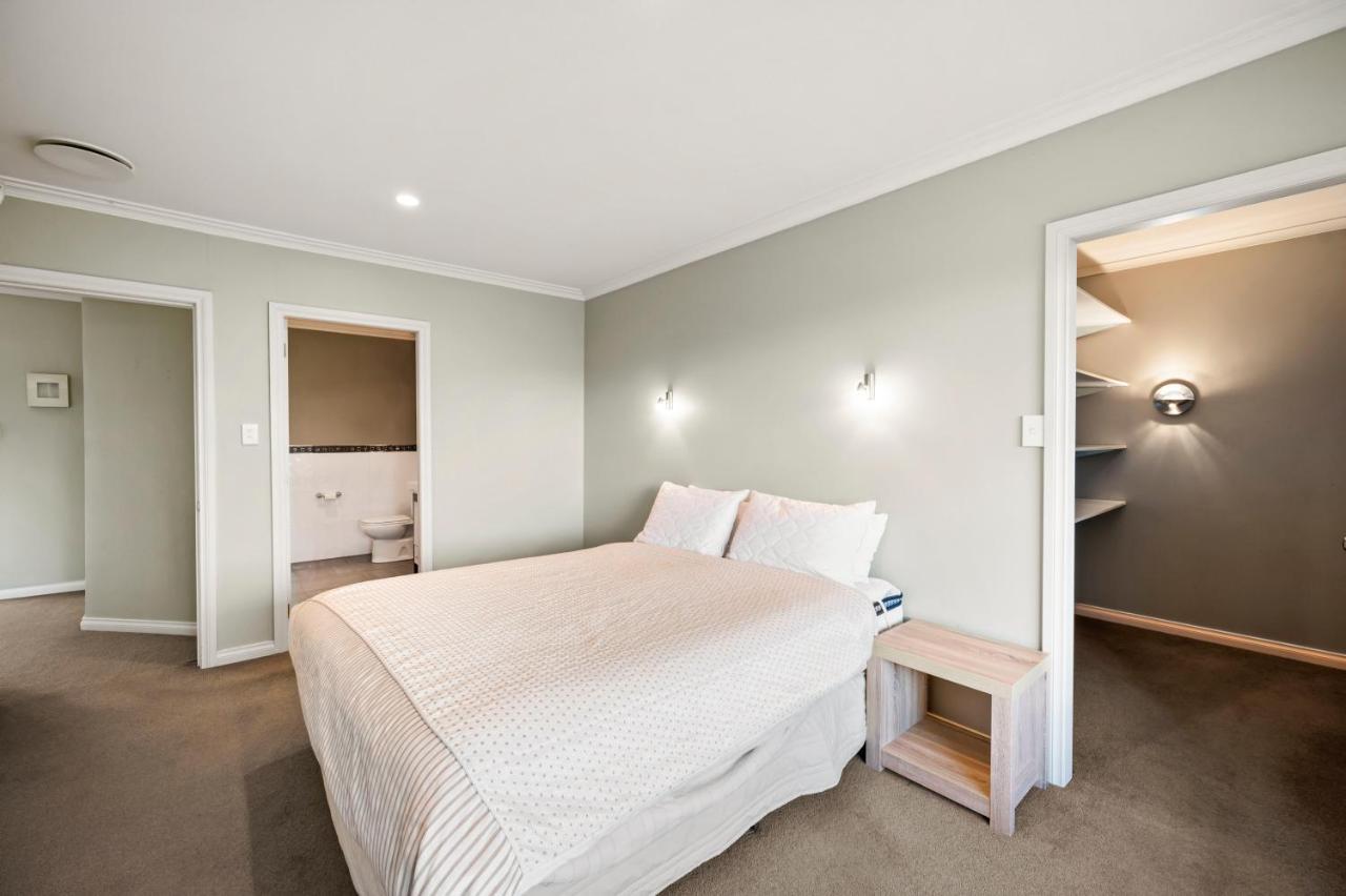 Taupo Escape - Rainbow Point Holiday Home Buitenkant foto