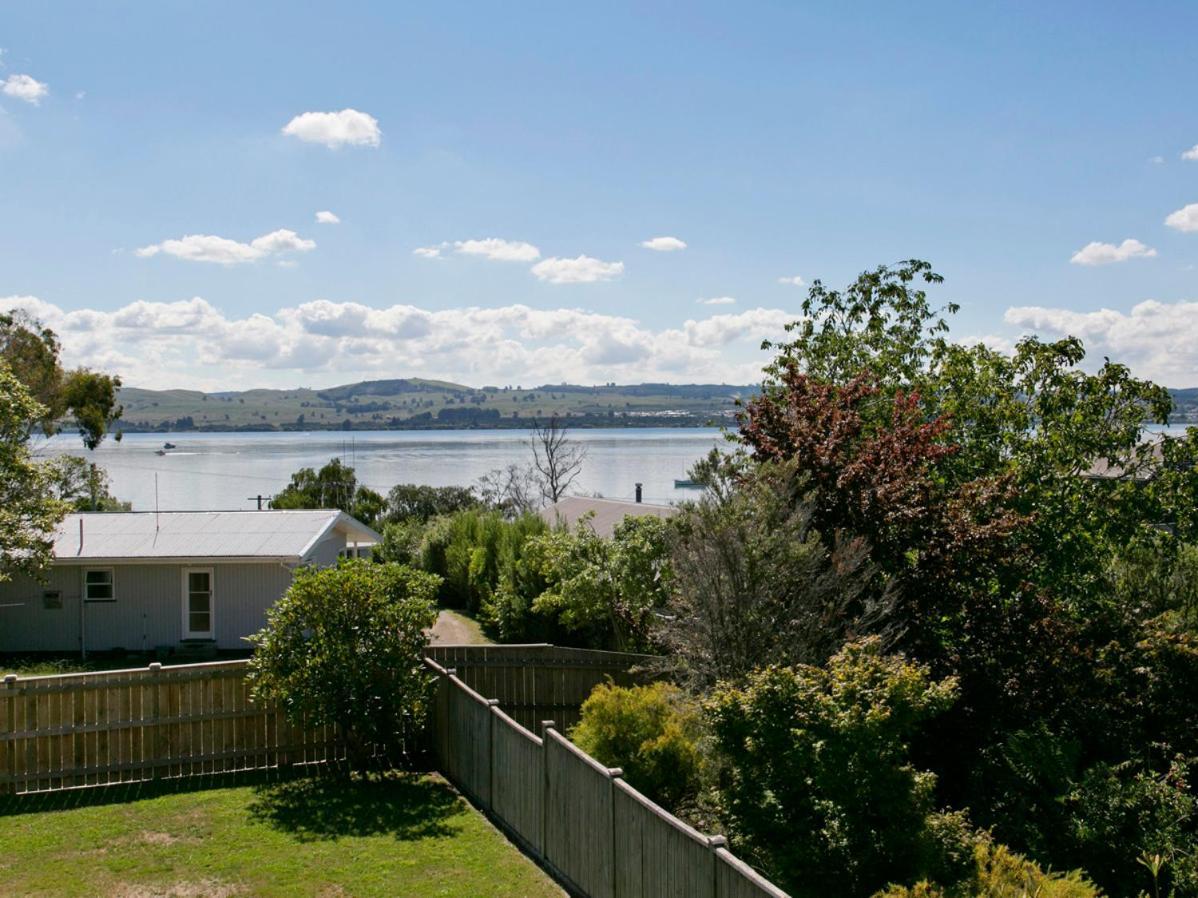 Taupo Escape - Rainbow Point Holiday Home Buitenkant foto